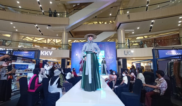 Busana karya Nur Hikmah Ramli, desainer asal Sulawesi Tenggara. Foto-foto: Masruroh/Basra