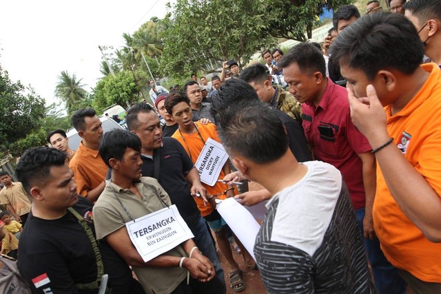 Terungkap, Ini Kronologi Pembunuhan Sadis Satu Keluarga Di Way Kanan ...