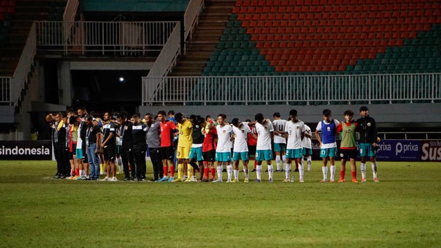 Timnas Indonesia U-17 melawan Palestina apada pertandingan Kualifikasi AFC U-17 Asian Cup di Stadion Pakansari Bogor, Jumat (7/10/2022). Foto: Jamal Ramadhan/kumparan