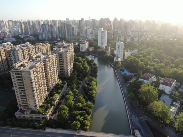 Ilustrasi Rute ke Golf Island PIK dari Central Park Mall. Foto: Unsplash/Derek Lee.