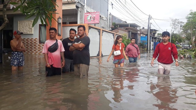 Banjir di Pura Demak, Kota Denpasar Foto: Denita br Matondang/kumparan