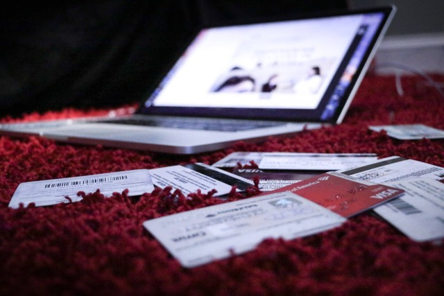 surat sponsor visa adalah/gambar hanya ilustrasi. sumber foto : unsplash/dylan.