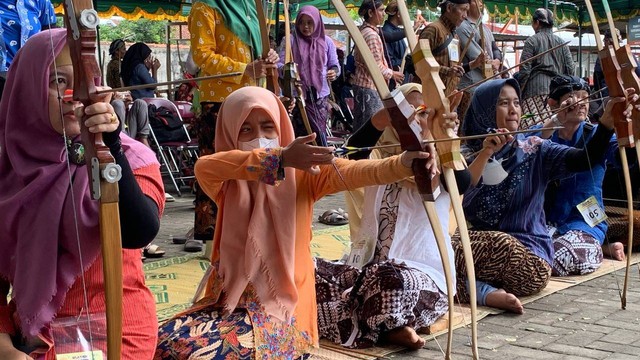 Salah satu olahraga tradisional khas Yogyakarta. Foto: Tugu Jogja