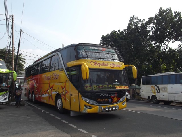 Bus Sempati Star Jakarta-Medan di Lebak Bulus. Foto: Rizki Fajar Novanto/kumparan