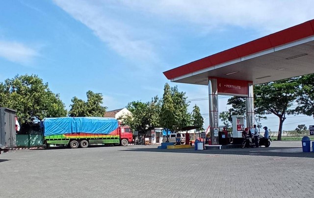 Ilustrasi. Kenaikan harga BBM di Pertamina (Foto: Buatan Sendiri) 