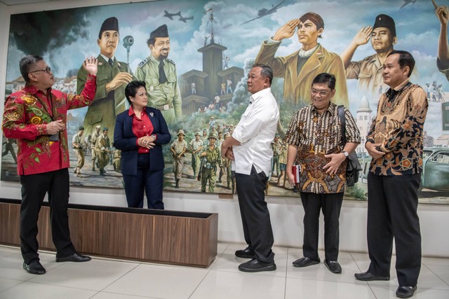 Acara diskusi PDI Perjuangan dalam rangka HUT ke-77 TNI di kantor DPP PDI Perjuangan, Jakarta, Minggu (7/10/2022). Foto: Muhammad Adimaja/ANTARA FOTO