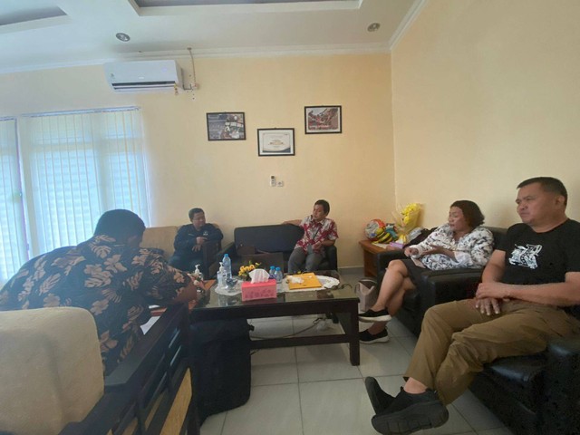 Pj Bupati Maybrat, Bernhard Rondonuwu melakukan diskusi dengan kepala kantor regional BKN di Kota Sorong