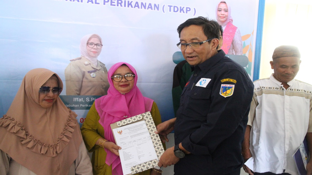 43 surat kelaikan kapal perikanan diserahkan ke nelayan di Sulteng. Foto: Dok. DKP Sulteng