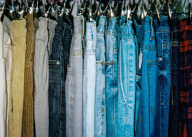 Ilustrasi Merek Jeans Lokal. Foto: Unsplash