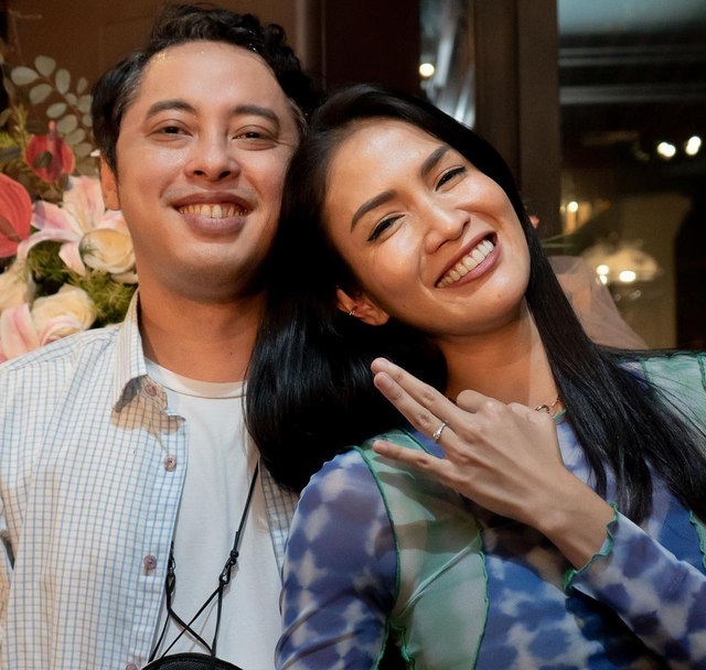Aulia Sarah dilamar sang kekasih. Foto: Instagram/owliasarah