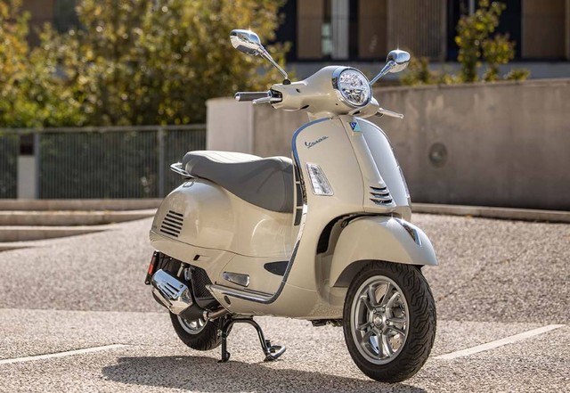Piaggio beri penyegaran untuk seri Vespa GTS dengan desain dan fitur baru. Foto: Vespa