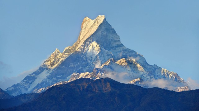 Ilustrasi Gunung Machhapuchhre di Nepal. Foto: Hung Chung Chih/shutterstock