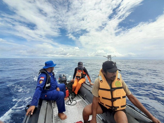 Suasana pencarian nelayan Ampana Tojo Una-Una yang hilang saat mencari Ikan di Laut. Foto: Istimewa 