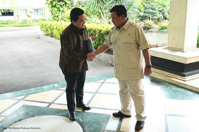 Menhan Prabowo Subianto terima kunjungan Menteri BUMN Erick Thohir. Foto: Tim Media Prabowo Subianto