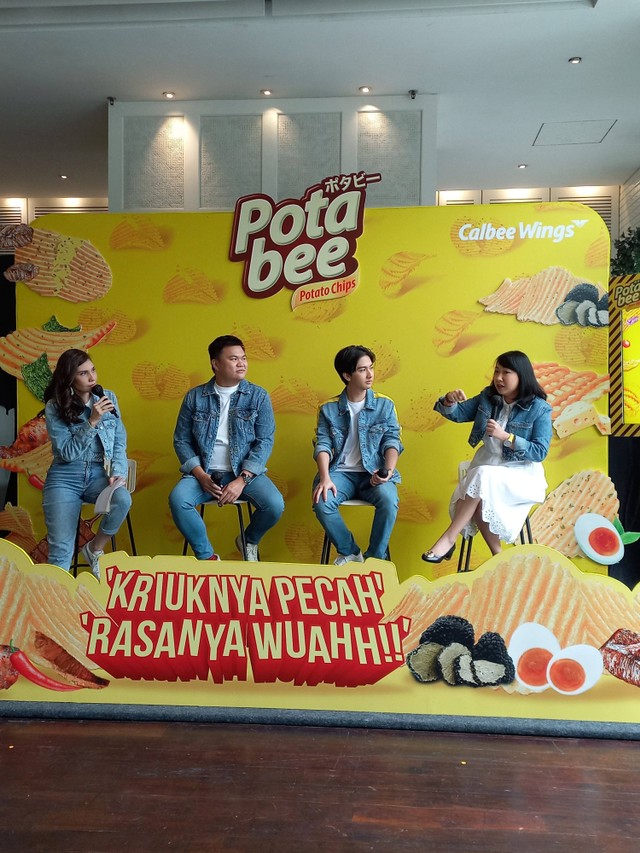 Press conference Potabee #KriuknyaPecahRasanyaWah Buat Lo Yang Berani Berubah di Kebayoran Baru, Jakarta Selatan, Selasa (11/10/2022). Foto: Monika Febriana/kumparan