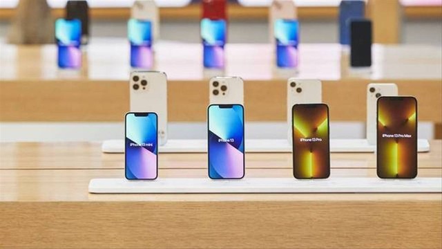 Perbedaan IPhone 11 Dan 12 Dari Ukuran Hingga Kameranya | Kumparan.com