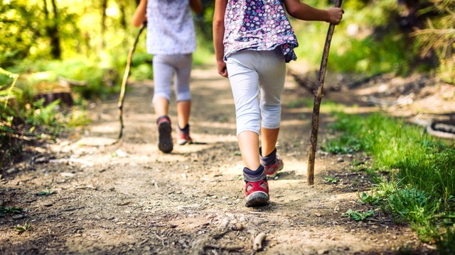 Ilustrasi kaki anak pincang. Foto: JGA/Shutterstock