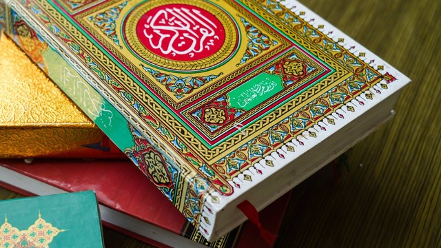 Ilustrasi Al-quran. Foto: Aria Armoko/Shutterstock.