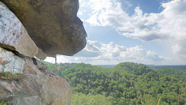 Bukit Tangkiling tempat wisata di Palangkaraya, foto: Google street view	