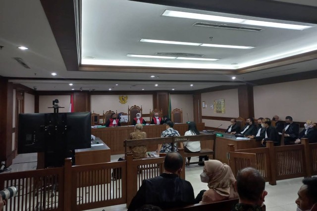 Sidang dakwaan dugaan korupsi dan pencucian dalam pengelolaan investasi PT Taspen di Pengadilan Negeri Jakarta Pusat, Kamis (13/10). Foto: Dok. Kejari Jakpus