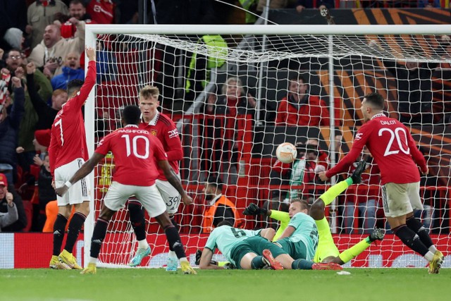 Pemain Manchester United Scott McTominay mencetak gol ke gawang Omonia pada pertandingan Grup E Liga Europa di Old Trafford, Manchester, Inggris.
 Foto: Phil Noble/REUTERS
