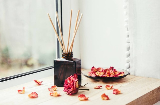 Ilustrasi reed diffuser. Foto: Shutter Stock