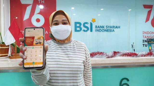 Ilsutrasi cara pinjam uang di BSI Mobile. Foto: Azmy/Tugu Malang
