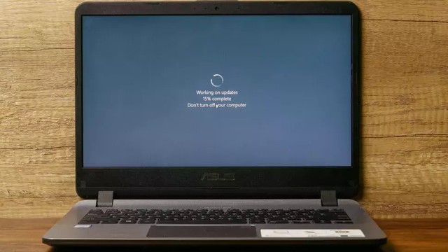 Cara mematikan update Windows 10. Foto: Shutterstock.