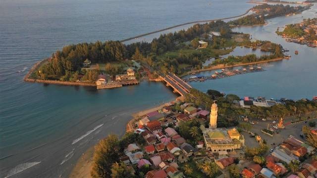 Kawasan wisata Ulee Lheu, Banda Aceh. Foto: Abdul Hadi/acehkini