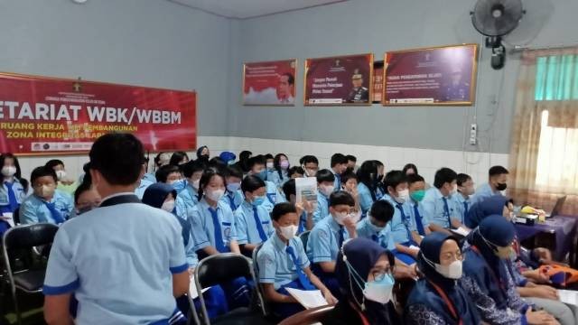 Rombongan SMP Global Inbyra School Kota Tegal di Lapas Kelas IIB Tegal. Foto : Dok. Pribadi.