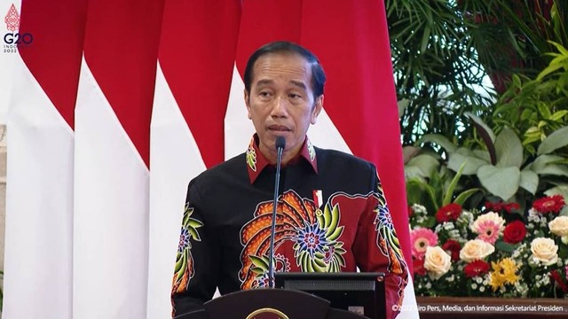 Presiden Jokowi saat memberi arahan kepada Pati Mabes Polri, Kapolda, dan Kapolres Se-Indonesia, Jumat (14/10/2022). Foto: Youtube/Sekretariat Presiden