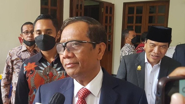 Menteri Koordinator Bidang Politik, Hukum, dan Keamanan (Menko Polhukam) Mahfud Md di Undip Semarang. Foto: Dok. Istimewa