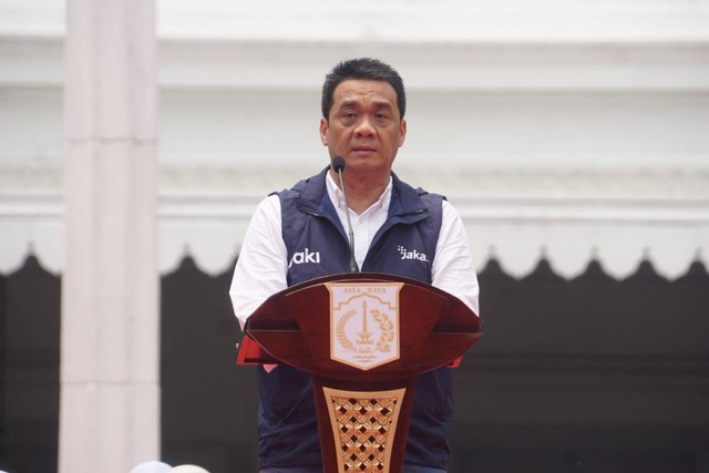 Wagub Ahmad Riza Patria saat pidato pamitan kepada warga Jakarta di Balai Kota, Minggu (16/10/2022). Foto: Iqbal Firdaus/kumparan