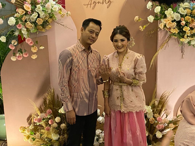 Kiki Amalia Resmi Tunangan dengan Pengusaha Batu Bara. Foto: Dok. Istimewa