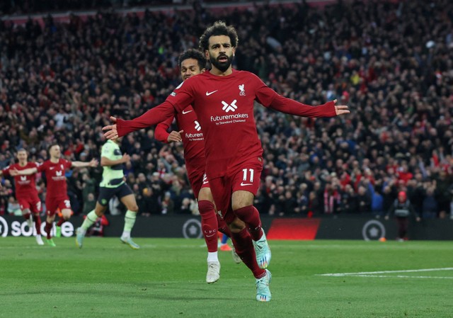 Mohamed Salah cetak gol saat laga Liverpool vs Man City di Stadion Anfield dalam lanjutan Liga Inggris 2022/23 pada 16 Oktober 2022. Foto: REUTERS/Phil Noble