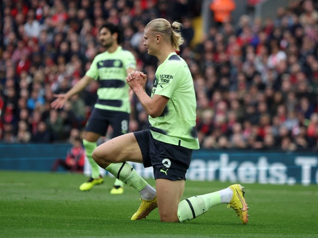 Erling Haaland saat laga Liverpool vs Man City di Stadion Anfield dalam lanjutan Liga Inggris 2022/23 pada 16 Oktober 2022. Foto: REUTERS/Phil Noble