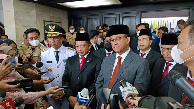 Anies: Jokowi Buat Keputusan Tepat Pilih Heru Budi Jadi Pj Gubernur DKI ...