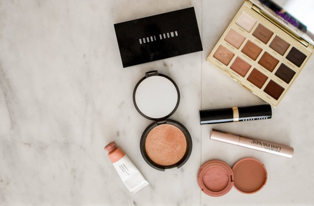 Ilustrasi Rekomendasi Powder Foundation. Foto: Unsplash