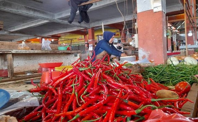 Harga cabai merah di Pasar Sail, Pekanbaru, Riau, naik hingga Rp 60 ribu per kilogram. (LARAS OLIVIA/SELASAR RIAU)