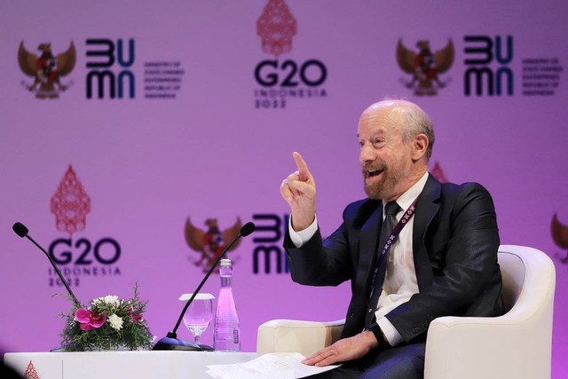 Professor Jay K. Rosengard dalam diskusi "Peran BUMN dalam memperluas Keuangan Inklusif" pada Trade Investment & Industry Working Group (TIIWG) Road to G20: SOE International Conference di Bali, Senin (17/10/2022).  Foto: Bank BRI