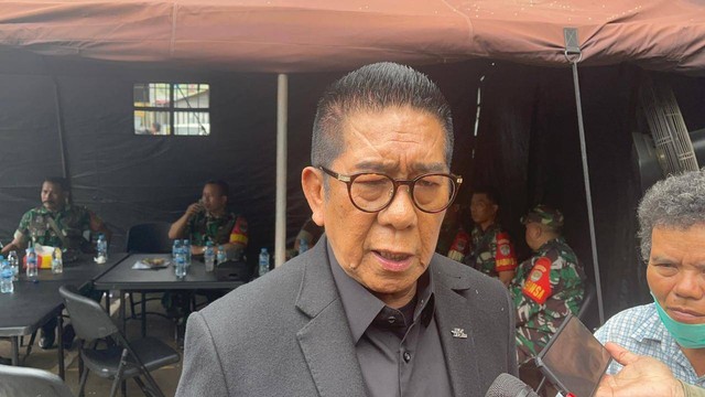 Henry Yosodiningrat di Pengadilan Negeri Jakarta Selatan, Selasa (18/10/2022). Foto: Haya Syahira/kumparan