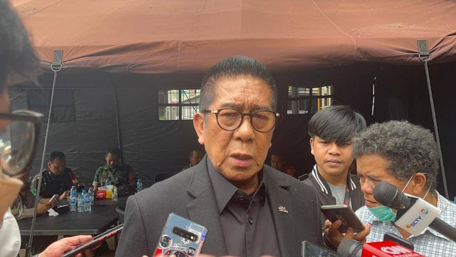 Henry Yosodiningrat di Pengadilan Negeri Jakarta Selatan, Selasa (18/10/2022). Foto: Haya Syahira/kumparan