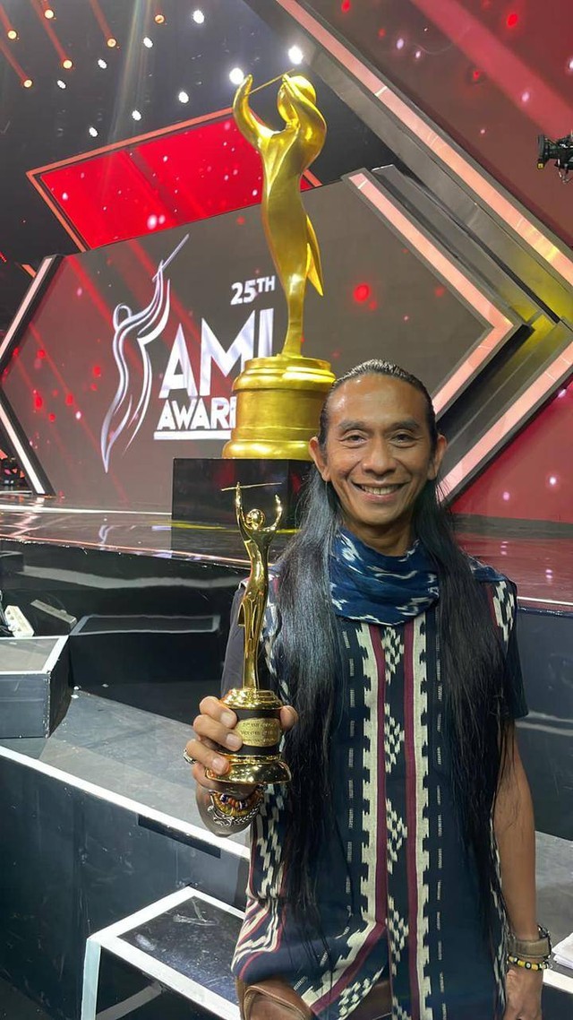 Dibal Ranuh Sabet AMI Award untuk Video Klip 'Dinasti Matahari' Navicula