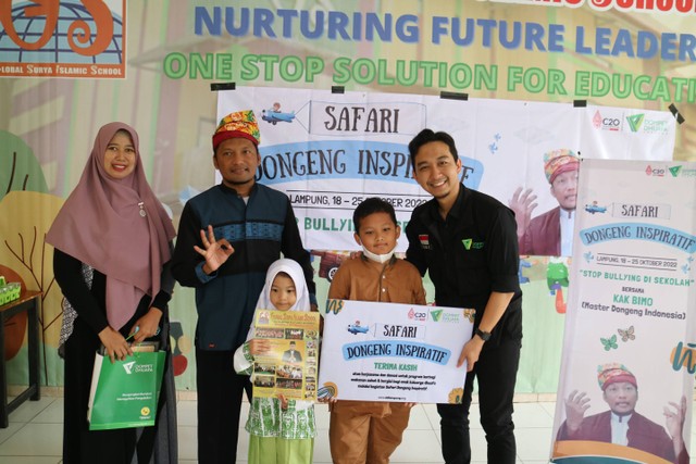 Ket. Dompet Dhuafa Lampung hadirkan Program Safari Dongeng Inspiratif bertema "Stop Bullying di Sekolah" bersama Master Dongeng Indonesia, Kak Bimo di Global Surya Islamic School