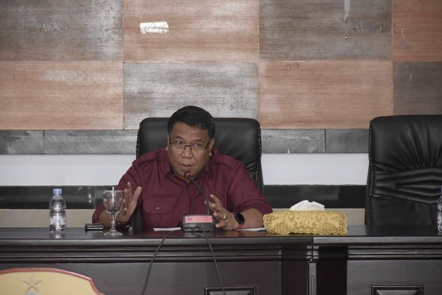 Sekretaris Daerah Kota Tidore Kepulauan, Ismail Dukomalamo. Dok: Diskomsandi dan Statistik Tidore Kepulauan
