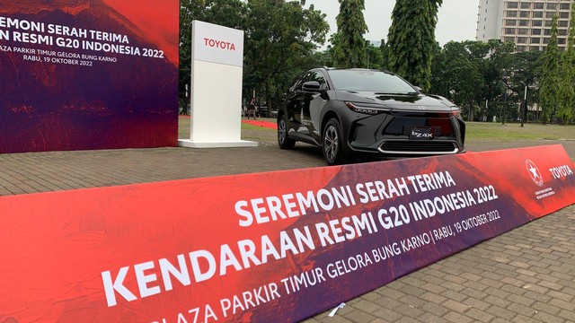 Mobil listrik Toyota bZ4X. Foto: Gesit Prayogi/kumparan