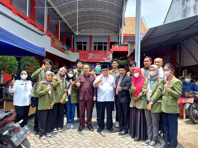 Foto bersama Walikota Blitar Drs. H. Santoso, M.Pd