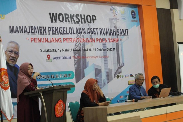 Pembukaan workshop oleh Rektor ITS PKU Muh Ska Weni Hastuti. Ph.D