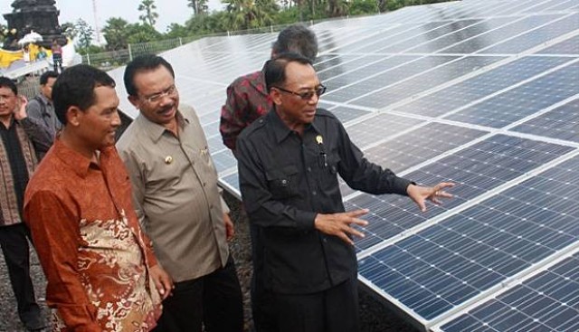 Pembangkit Solar Panel Pertama Di Indonesia | Kumparan.com