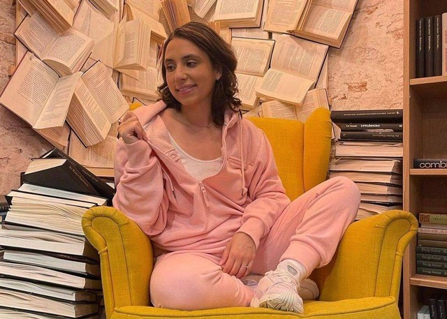 Alexia Baron, penyintas kanker payudara asal Inggris yang mendirikan lini pakaian accessible untuk pasien kanker, Porto & Bello. Dok. Instagram/@portoandbello